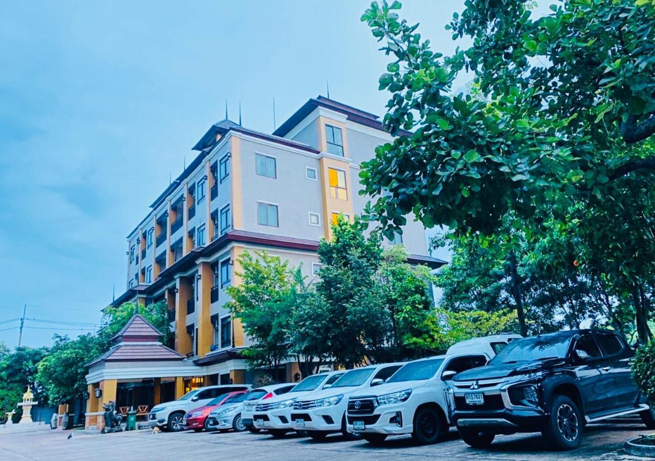 The Green Residence 304 Si Maha Phot 外观 照片